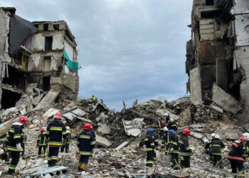 Що робити, опинившись під завалами