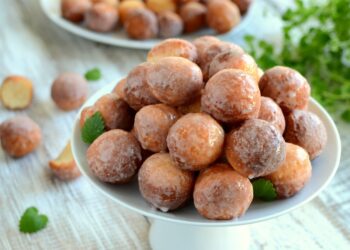 Сирні пончики