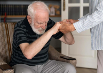 Кому та за ким оформляють догляд