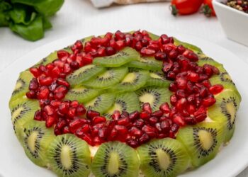 Салат «Смарагдовий» — із куркою та ківі