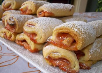 Рогалики з повидлом