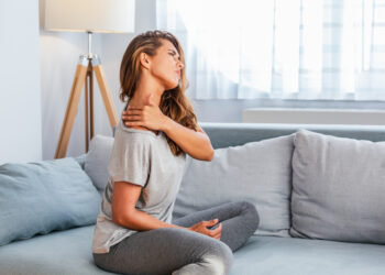 Міозит — про що сигналізує біль у шиї та попереку