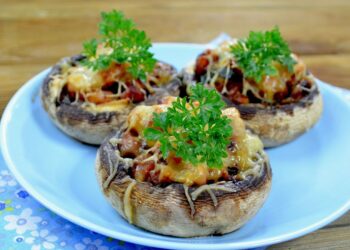 Фаршировані печериці на сковорідці