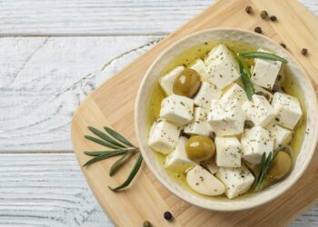 Маринована бринза