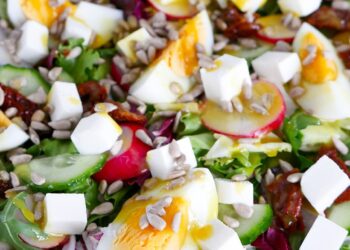 Салат із гірчично-медовою заправкою