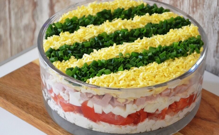 Красивий і ситний салат «Нарцис»