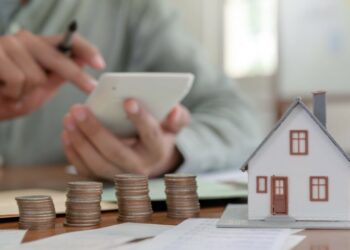 Кому з отримувачів житлових субсидій потрібно звернутися за продовженням виплат