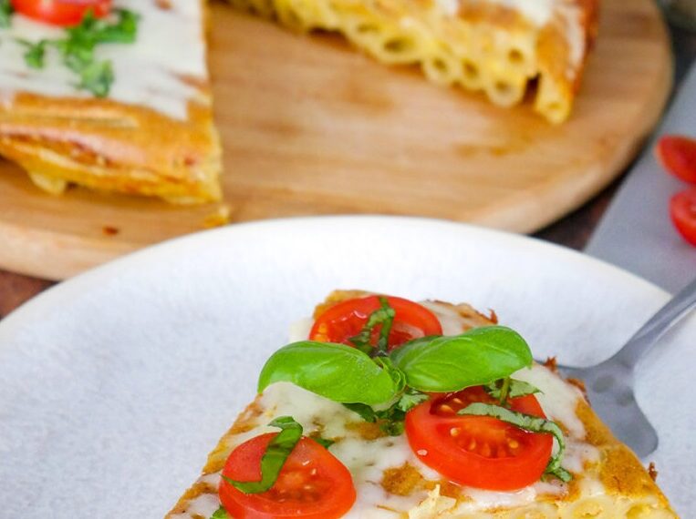 Ситний сніданок: омлет із макаронами