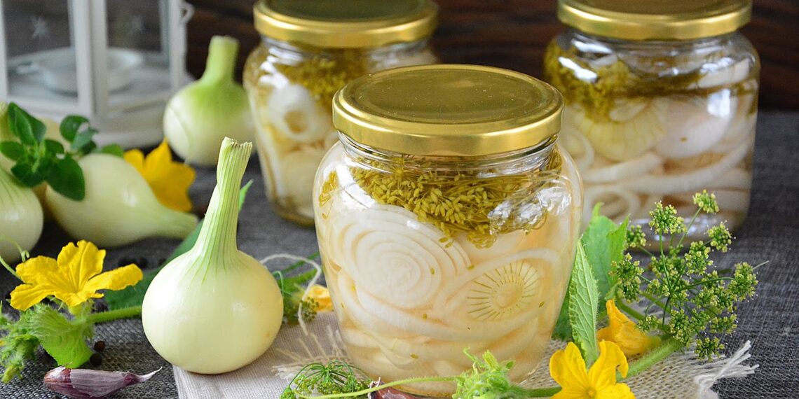 Маринована цибуля: найкраща закуска до м’яса