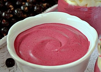 Заварний крем зі смородини