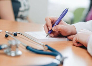 Виплати за лікарняним: скільки днів має оплачувати роботодавець і як швидко їх можна отримати