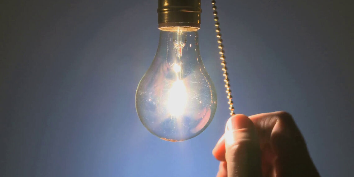 Відключення світла: що купити вже зараз