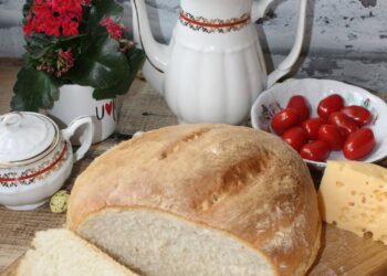 Домашній хліб на жовтках і кефірі