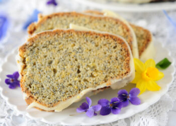 Соковитий маковий кекс