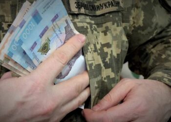 Хто з військовослужбовців може отримати 70 тисяч «бойових»