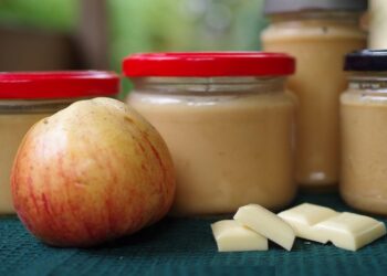 Яблучний мус із манкою