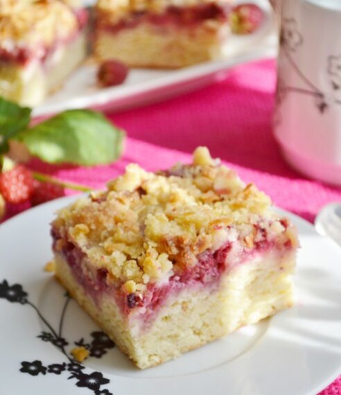 Сирна запіканка з ягодами та вівсяними пластівцями