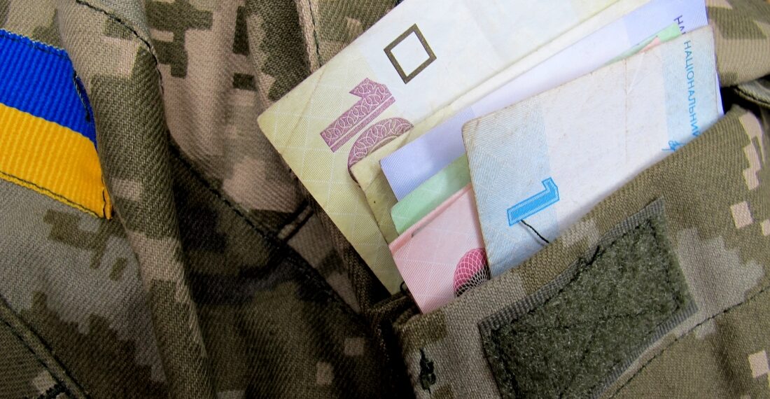 Чи зберігається місце роботи за військовослужбовцем, який потрапив у полон?