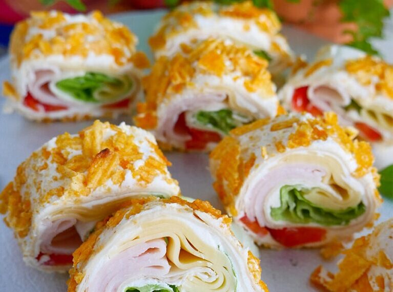 Рулетики з лавашу із шинкою