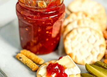 До м’яса та булочок: томатний джем