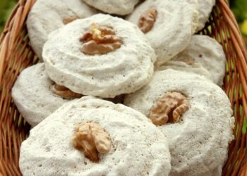 Печиво «Горіхові хмаринки» без борошна