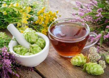 Народна медицина: при застуді та запаленні шлунка, щоб заспокоїти нерви і міцно спати