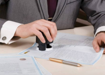 Чи правомірна відмова нотаріуса