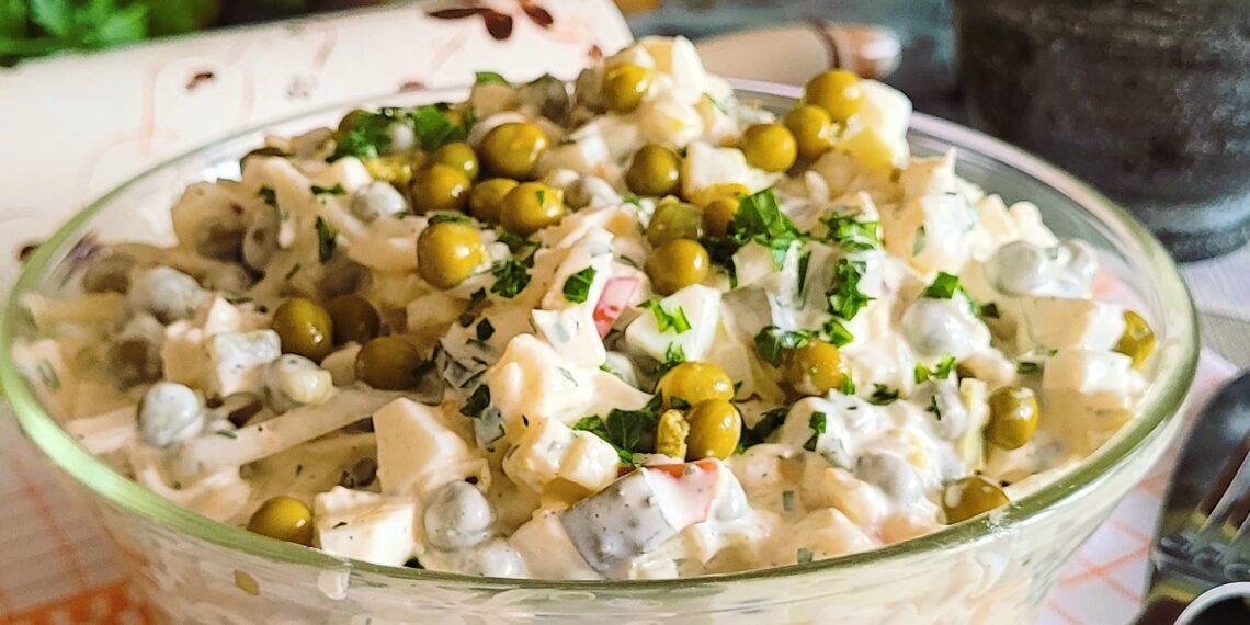 Цей ситний і свіжий салат — спрощена версія олів’є