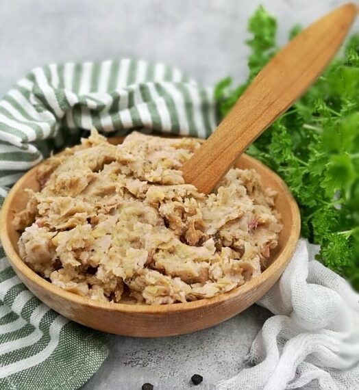 Квасолевий паштет із запеченим часником