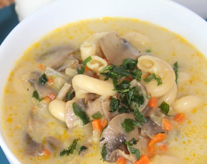 Вершковий суп з грибами