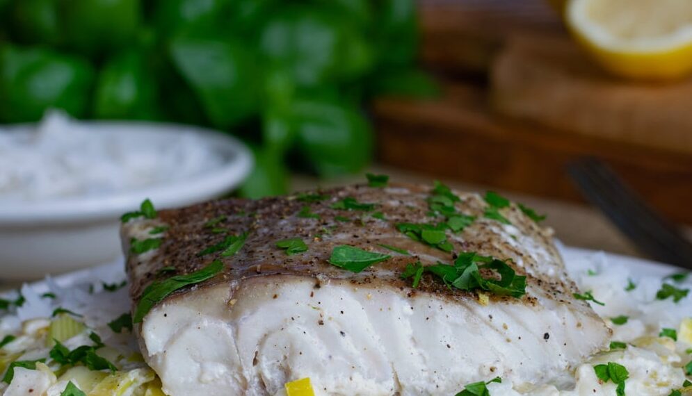 Соус зробить варену рибу смачнішою