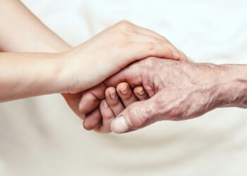 Люди з фізичними порушеннями: як посвідчити документи