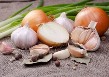 Народна медицина: допоможуть цибуля з часником