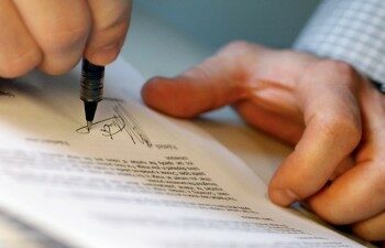 Заповідальний відказ у заповіті: як це працює