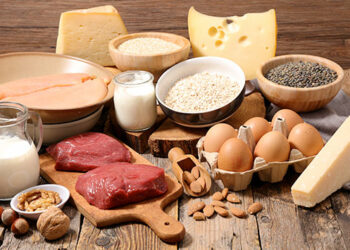 Скільки білка необхідно споживати людям старшого віку?