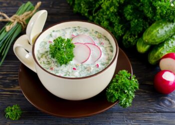 Освіжаючий холодник на кефірі