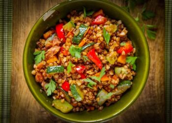 Яскрава гречана каша з небанальним смаком