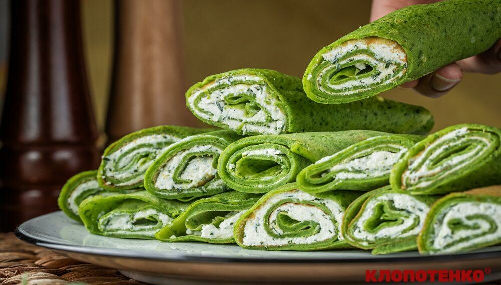 Шпинатні млинці з кисломолочним сиром і зеленню