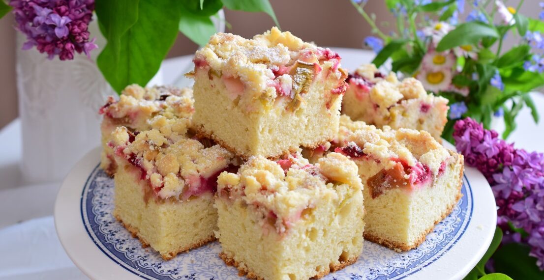 Домашній пиріг із ревенем