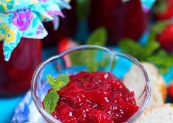 Варення з ревеню: ароматне, солодке, з кислинкою