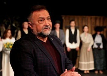 Юрій Глеба: “Театр має давати людям поштовх до замислення”