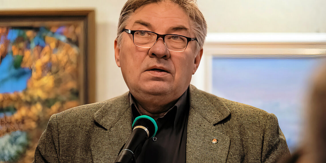 Олександр Ігнатуша: “Створював у собі український світ зі шкільних років”