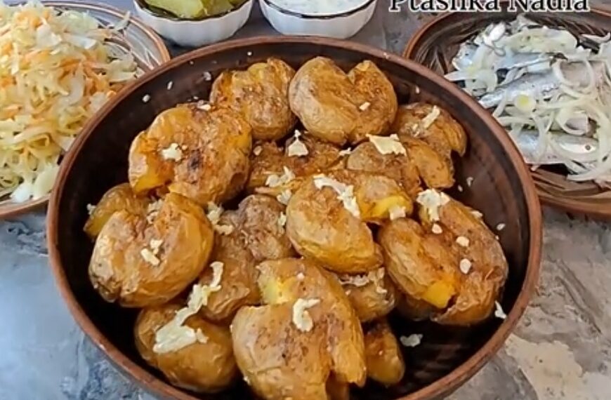 Побита запечена картопля в мундирі