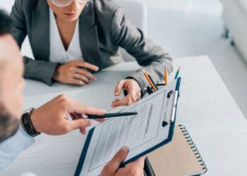 В оголошеннях про вакансії