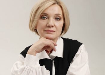 Олена Івановська: “У захисті української мови мусимо бути рішучими та наполегливими”