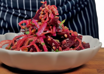 Салат із запеченим буряком і волоськими горіхами