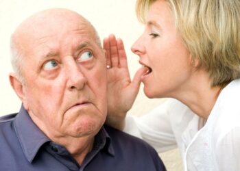 Як уповільнити вікове зниження слуху