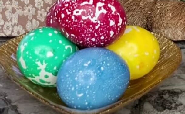 Сирна паска в шоколадному корпусі (кокосово-полунична)